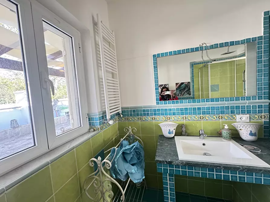 Immagine 25 di Villa in vendita  a Massa