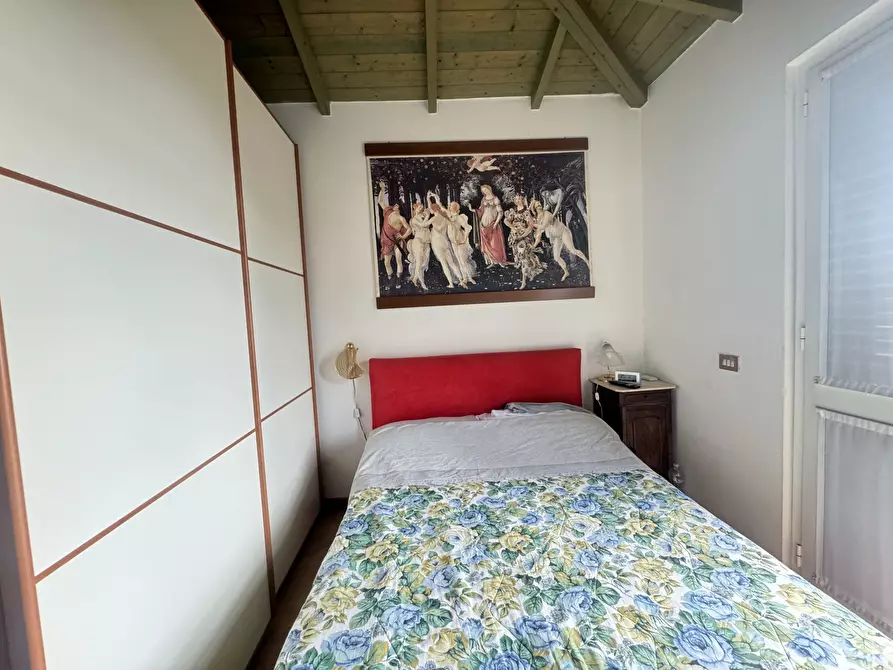 Immagine 35 di Porzione di casa in vendita  a Pietrasanta