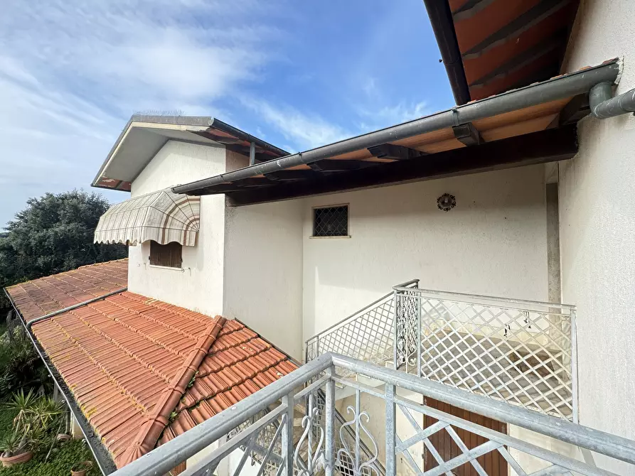 Immagine 32 di Rustico / casale in vendita  a Pietrasanta