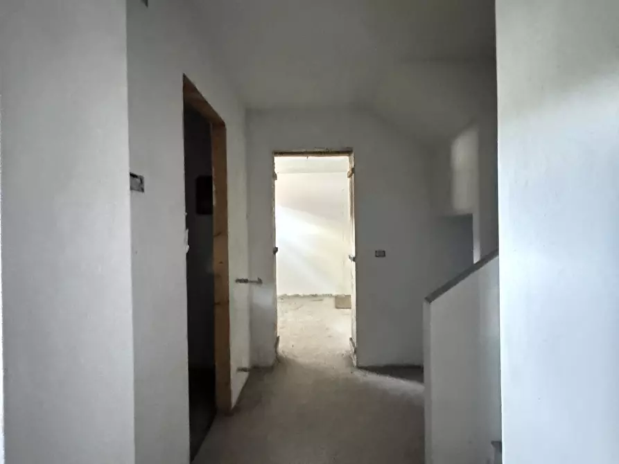 Immagine 28 di Porzione di casa in vendita  a Seravezza