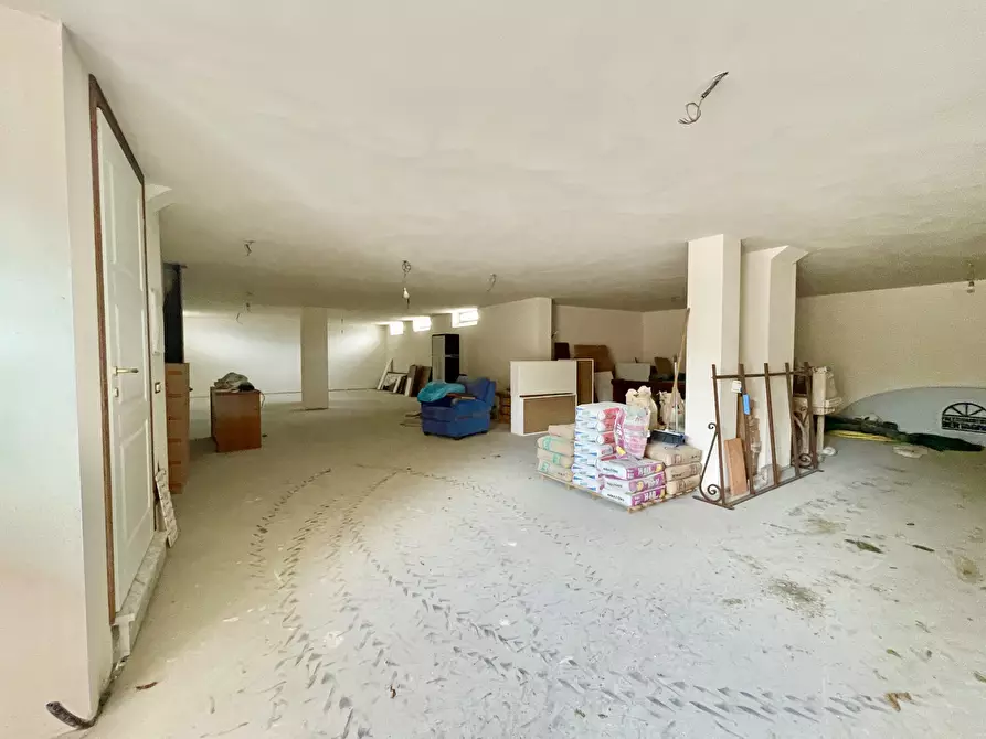 Immagine 41 di Casa indipendente in vendita  a Pietrasanta