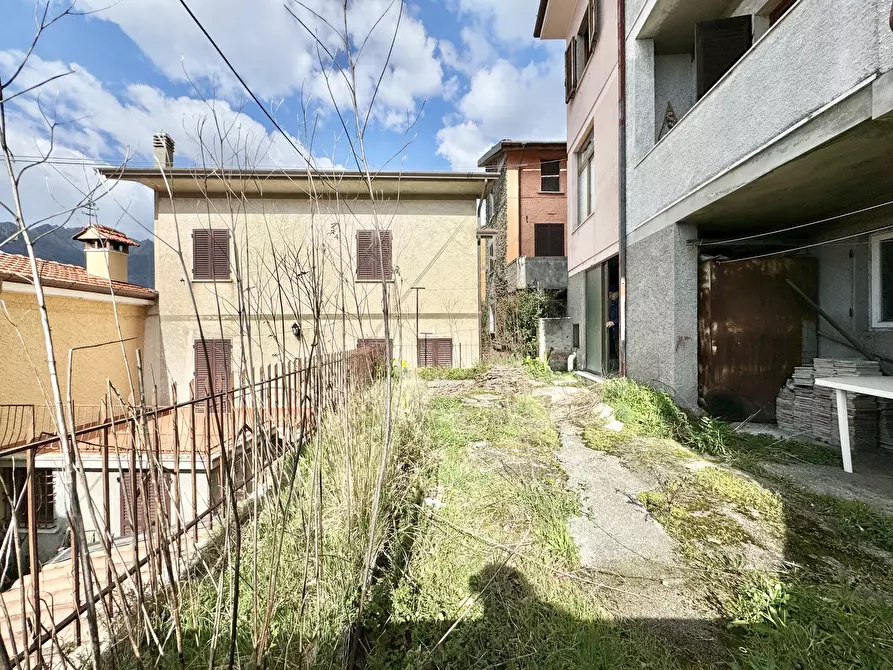 Immagine 27 di Terratetto in vendita  a Seravezza