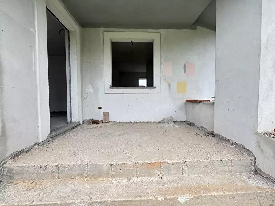 Immagine 1 di Porzione di casa in vendita  a Camaiore