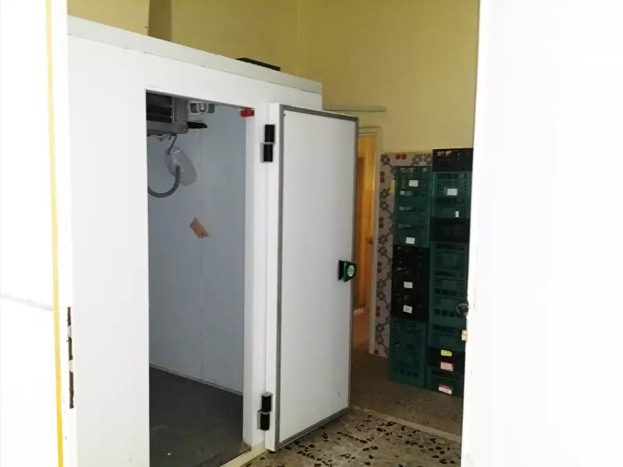 Immagine 6 di Locale commerciale in vendita  in Via Vecchia Fiuggi 20 a Fiuggi