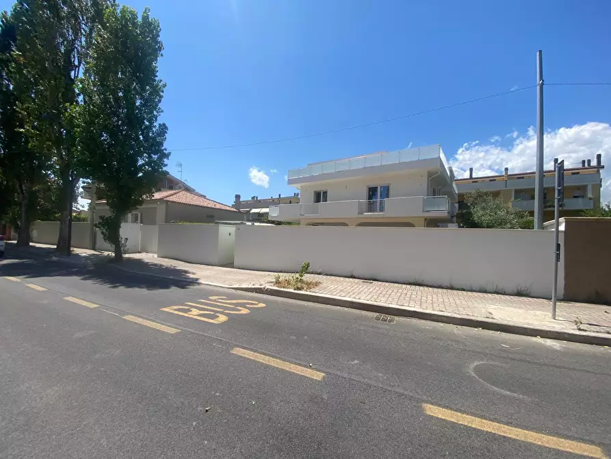 Immagine 2 di Villa in vendita  in Via Ugo Foscolo 37 a Montesilvano