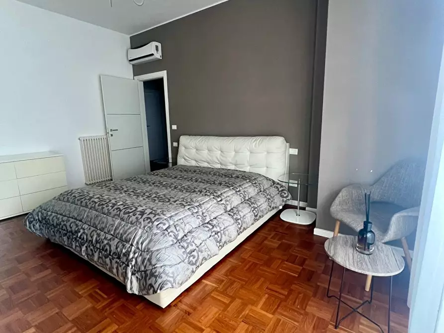 Immagine 12 di Quadrilocale in vendita  in Corso Umberto I 233 a Montesilvano