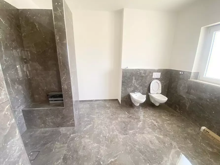 Immagine 17 di Villa in vendita  in Via Ugo Foscolo 37 a Montesilvano