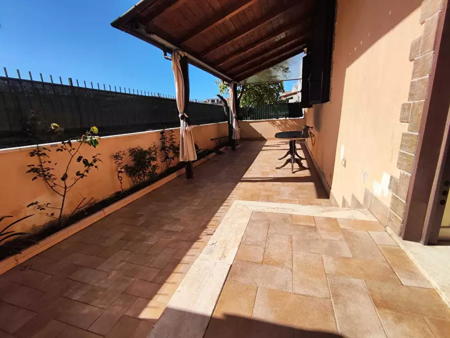 Immagine 3 di Casa indipendente in vendita  in via fratelli bandiera 26 a Guidonia Montecelio