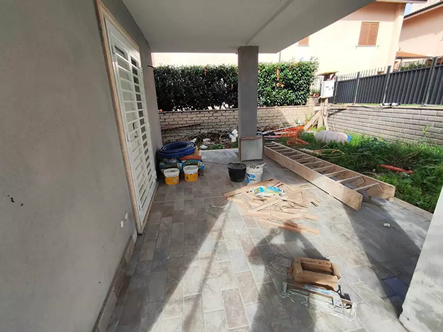 Immagine 25 di Villa in vendita  in via colleferro 64 a Guidonia Montecelio