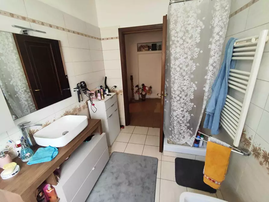 Immagine 19 di Quadrilocale in vendita  in Via Guglielmo Oberdan 35 a Guidonia Montecelio