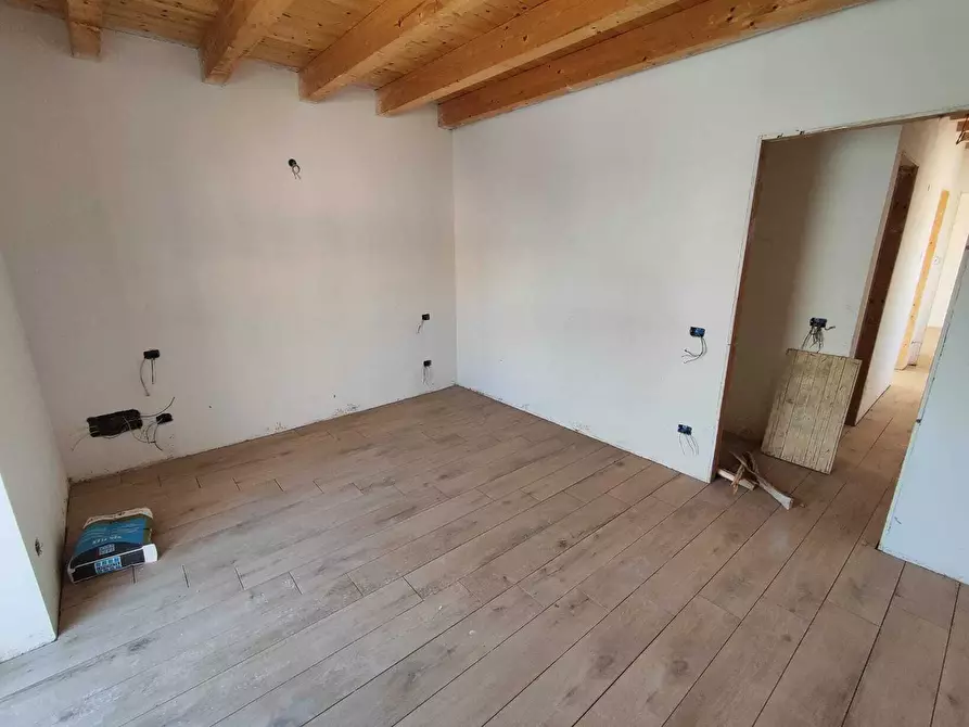 Immagine 15 di Villa in vendita  in via colleferro 64 a Guidonia Montecelio