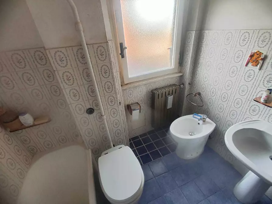 Immagine 20 di Trilocale in vendita  in Via Maremmana Inferiore 199 a Guidonia Montecelio