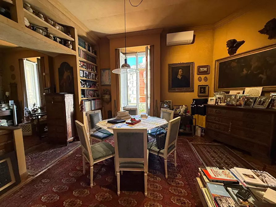 Immagine 18 di Pentalocale in vendita  in Via Salaria 126 a Roma