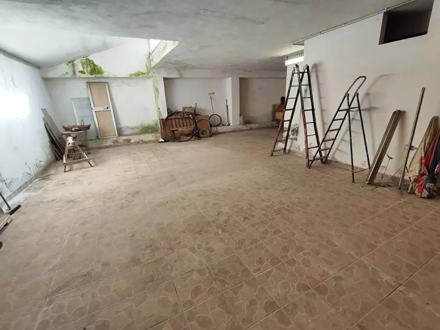 Immagine 7 di Garage in vendita  in Via Nazario Sauro 39 a Guidonia Montecelio