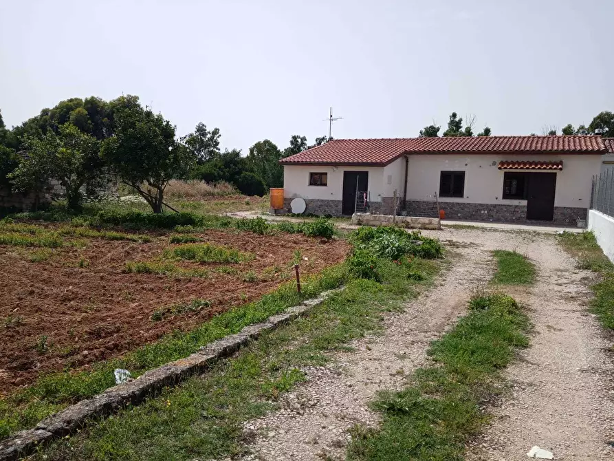 Immagine 1 di Casa semindipendente in vendita  a Sassari