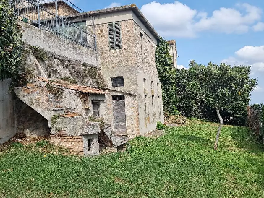 Immagine 28 di Palazzo in vendita  in Via Mattia Capponi 46 a Cupramontana