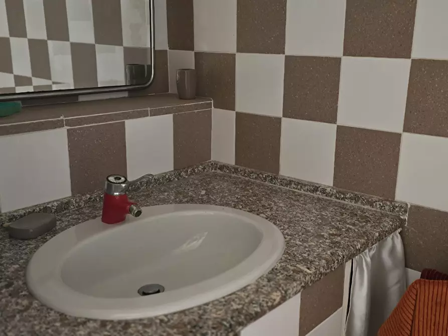 Immagine 9 di Quadrilocale in vendita  in VIA FRIGAGLIA 18 a Sassari