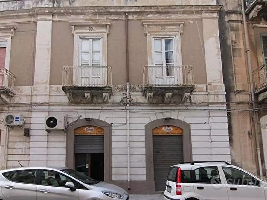 Immagine 14 di Locale commerciale in affitto  in Via Francesco Crispi a Siracusa