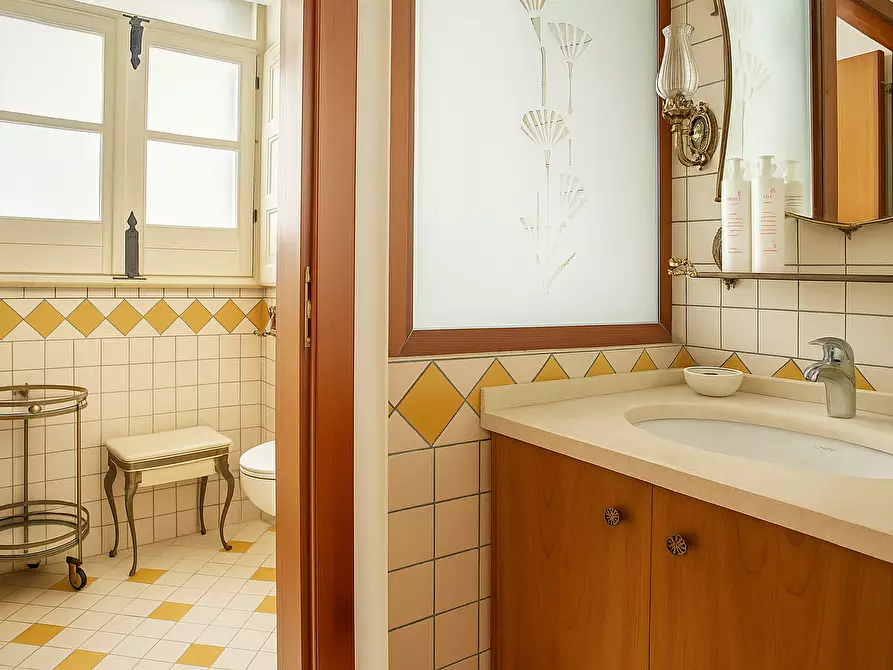 Immagine 18 di Appartamento in vendita  in VIA DELLE CARCERI VECCHIE 23 a Siracusa