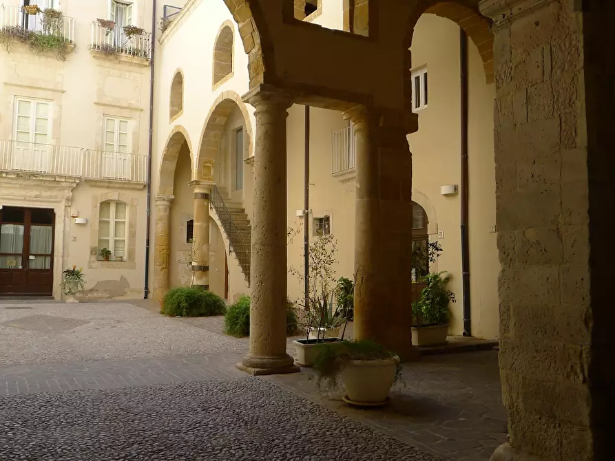 Immagine 3 di Appartamento in vendita  in VIA DELLA MAESTRANZA 72 a Siracusa