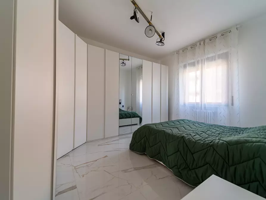 Immagine 10 di Trilocale in vendita  in Via Montevideo 5 a Parma