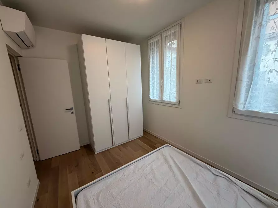 Immagine 10 di Bilocale in affitto  in Viale Mentana 134 a Parma