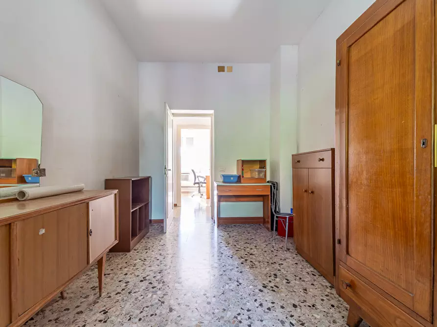 Immagine 19 di Pentalocale in vendita  in Viale Osacca 4 a Parma