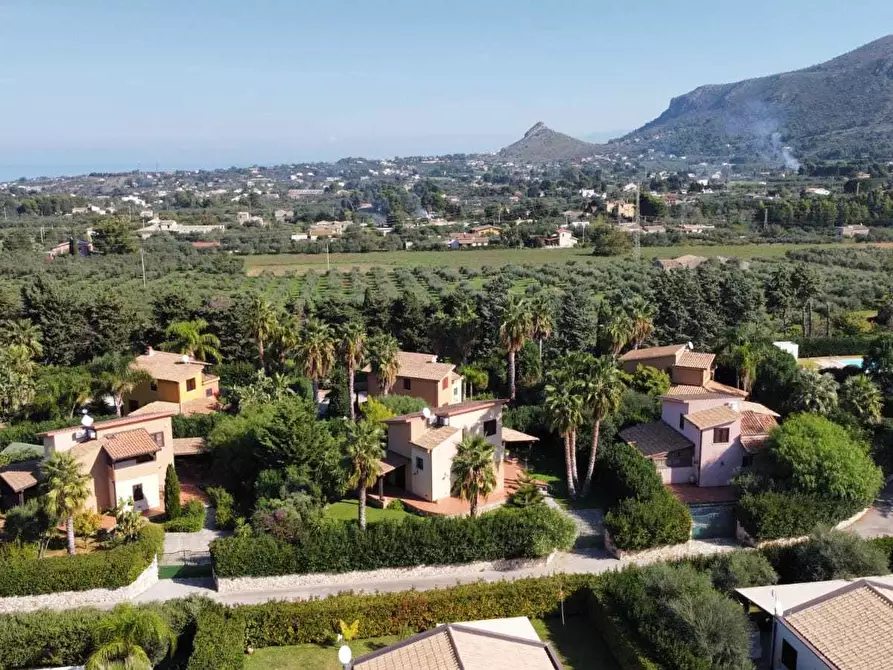 Immagine 76 di Villetta a schiera in vendita  a Castellammare Del Golfo