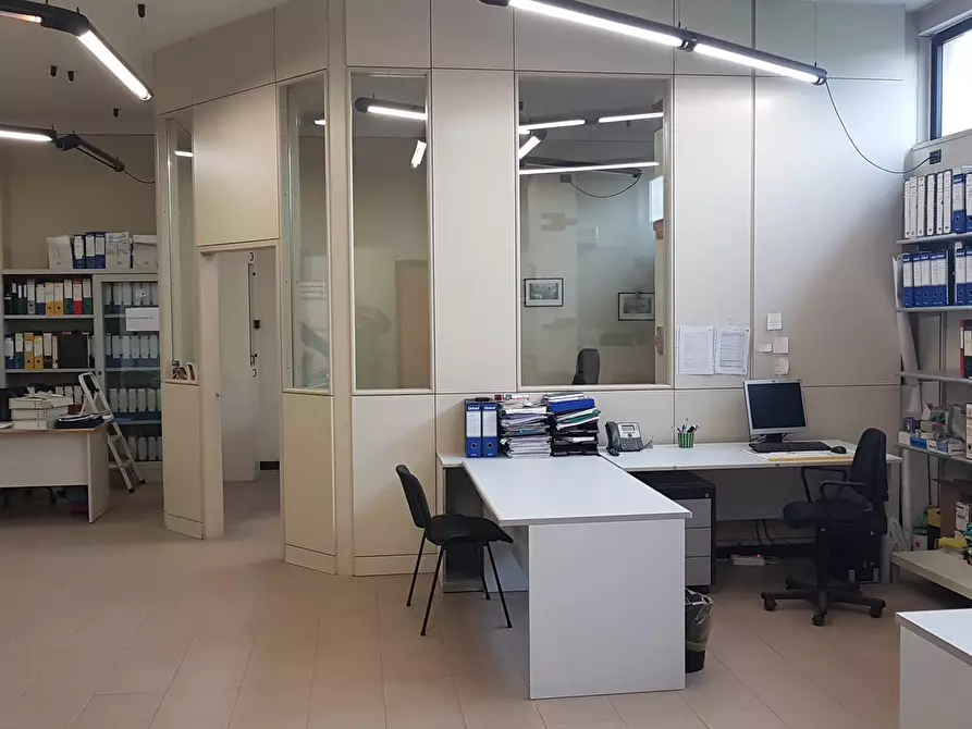 Immagine 3 di Locale commerciale in vendita  in Via Alcide De Gasperi 9C a Cavenago D'adda