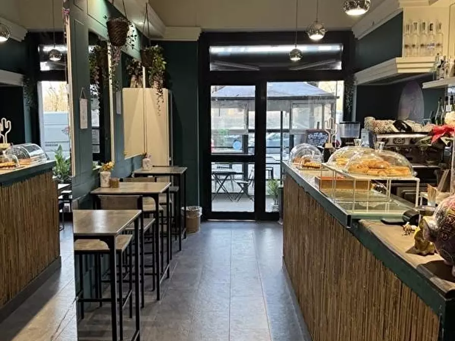 Immagine 1 di Bar / Ristorante in vendita  in via Cadore 6 a Milano