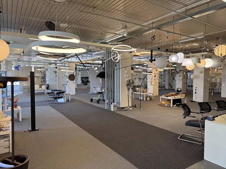 Immagine 12 di Showroom in affitto  in Via Codognino 46 a Cornegliano Laudense