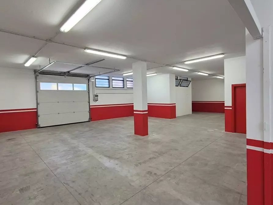Immagine 1 di Magazzino in vendita  in Viale Rimembranze 36 a Lodi