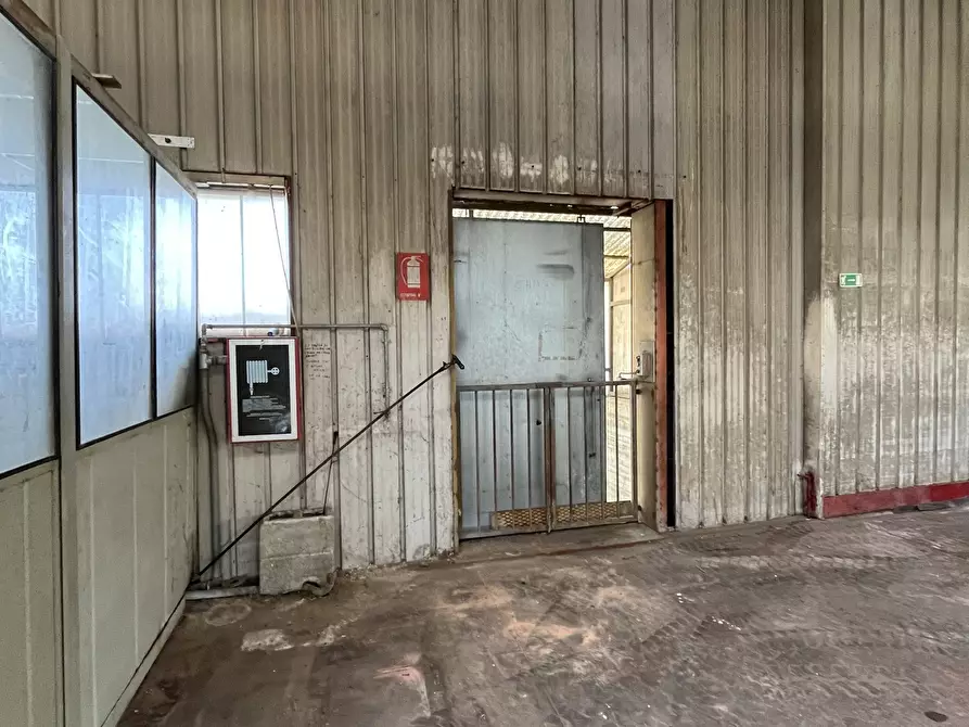 Immagine 7 di Capannone industriale in vendita  in Via Tortona 21 a Vigevano