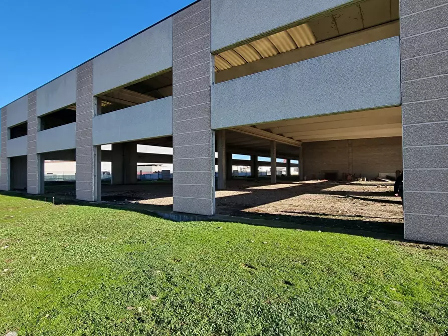 Immagine 9 di Capannone industriale in vendita  in Via del Commercio a San Martino In Strada