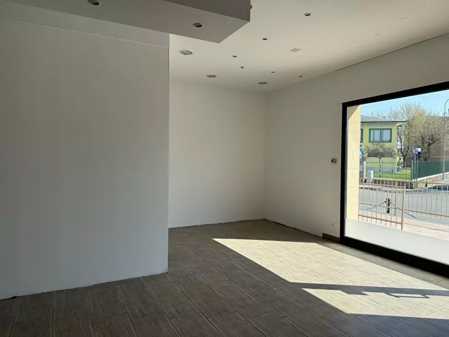 Immagine 8 di Locale commerciale in affitto  in Via Lodi 5 a Cornegliano Laudense