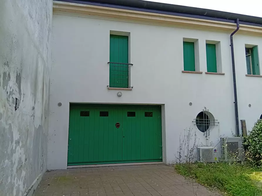 Immagine 3 di Villa in vendita  in Via Dossi 40 a Sabbioneta