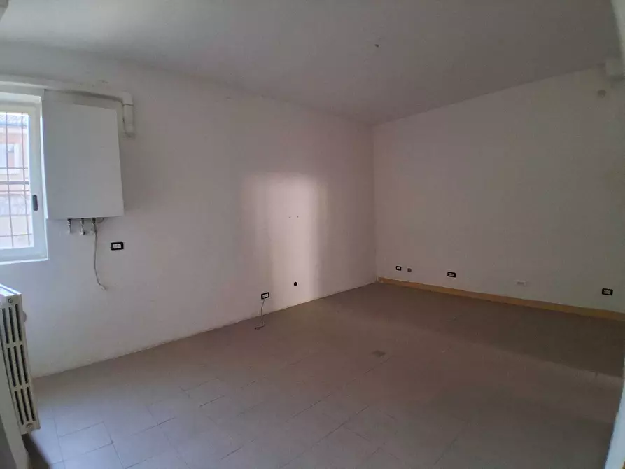 Immagine 7 di Locale commerciale in vendita  in Via Azzo Porzio 118 a Casalmaggiore