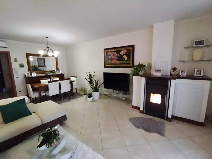 Immagine 2 di Villa in vendita  in Via Pietro Nenni 2B a Martignana Di Po