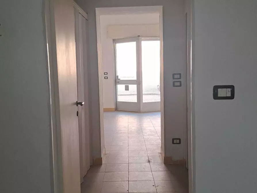 Immagine 3 di Locale commerciale in vendita  in Via Azzo Porzio 118 a Casalmaggiore