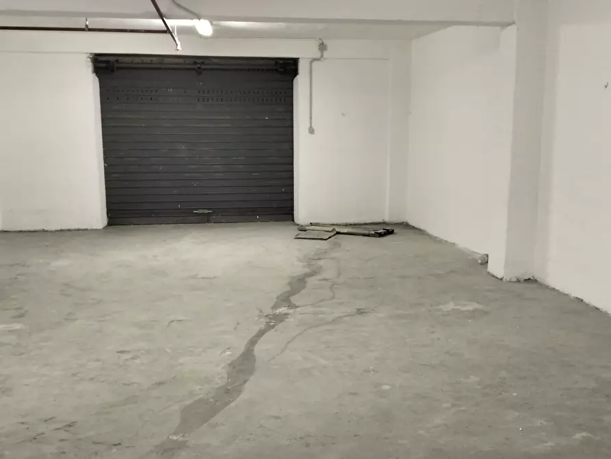 Immagine 2 di Garage in vendita  in Via Aurelia Levante 11 a Taggia
