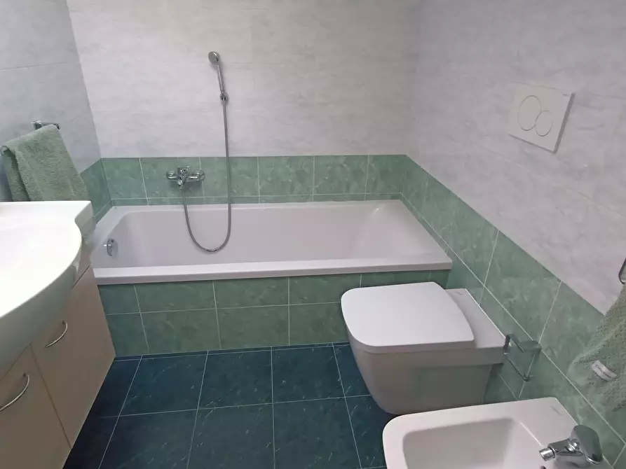 Immagine 21 di Quadrilocale in vendita  a San Remo