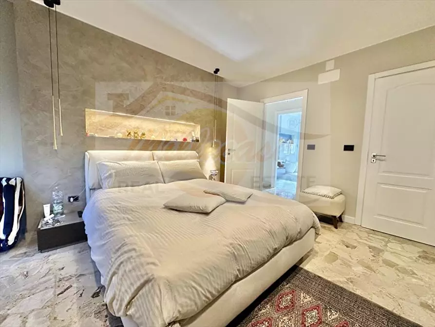 Immagine 27 di Pentalocale in vendita  in VIA MINEO a Siracusa