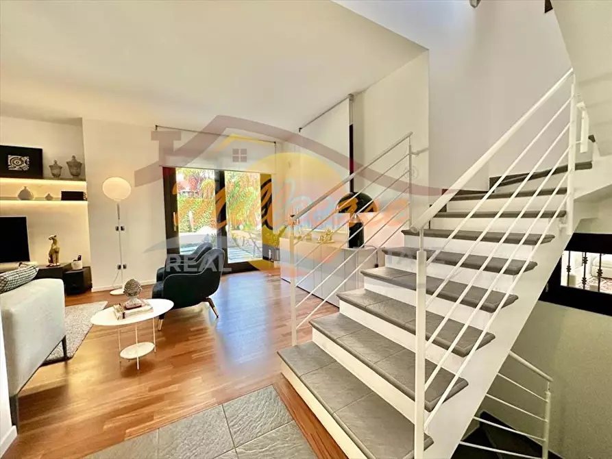 Immagine 21 di Villa in vendita  in Strada Tremmilia 3 a Siracusa