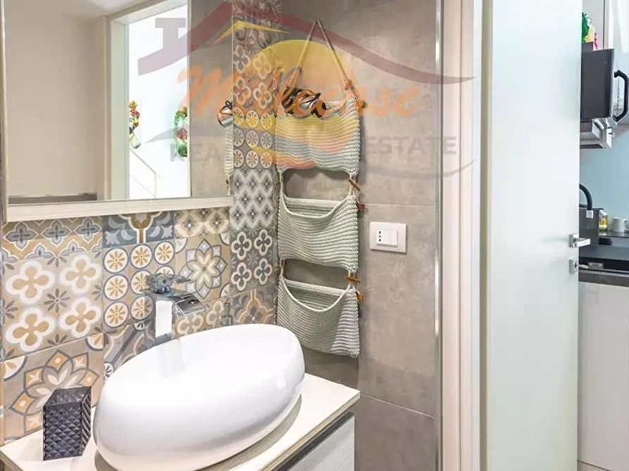 Immagine 13 di Bilocale in vendita  in Via Catania a Siracusa