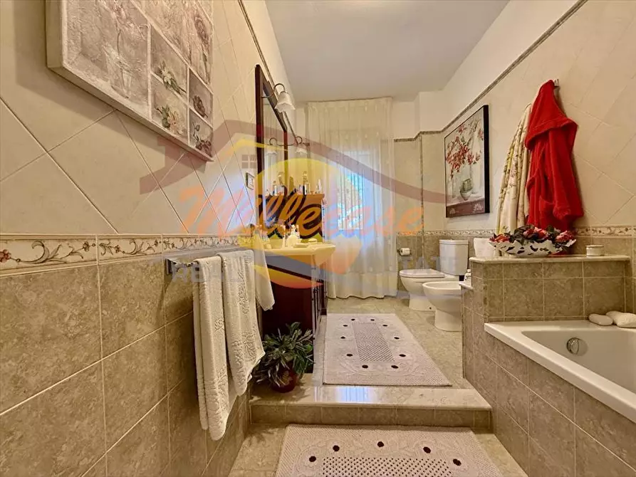 Immagine 17 di Pentalocale in vendita  in Via Filisto a Siracusa