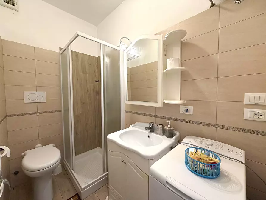 Immagine 22 di Bilocale in vendita  in Via Aurelia 82 a San Bartolomeo Al Mare