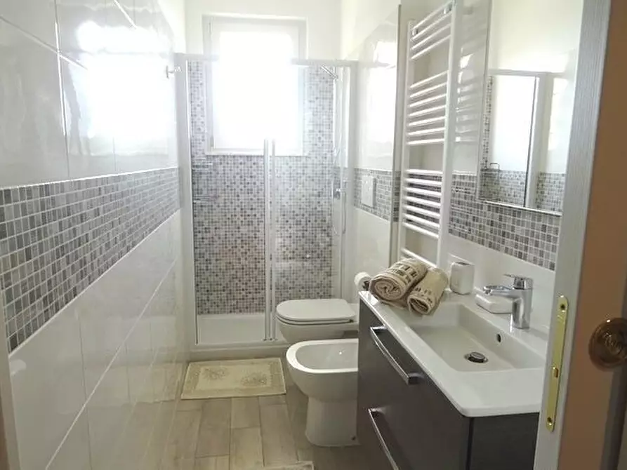 Immagine 22 di Trilocale in affitto  in Via Aurelia 57 a San Bartolomeo Al Mare