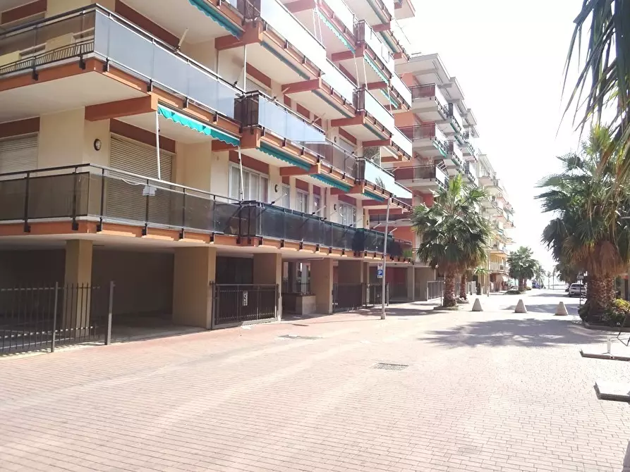Immagine 34 di Trilocale in vendita  in della Resistenza 23 a San Bartolomeo Al Mare