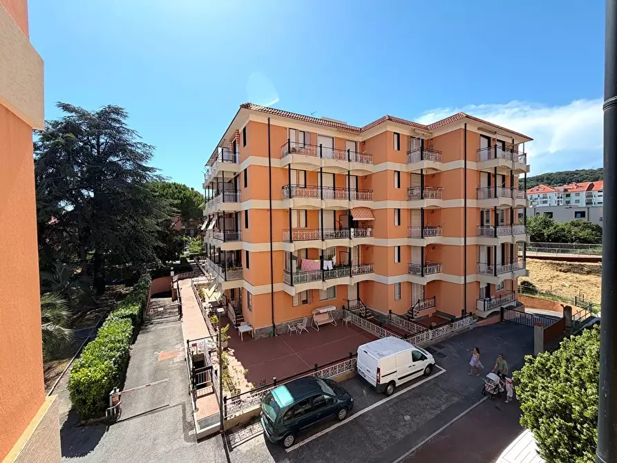 Immagine 22 di Bilocale in vendita  in Piazza XXV Aprile 6 a San Bartolomeo Al Mare