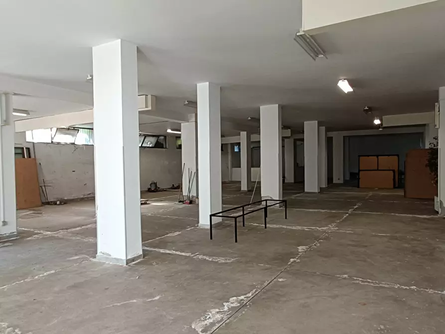 Immagine 6 di Magazzino in affitto  in Via del Progresso a Lamezia Terme